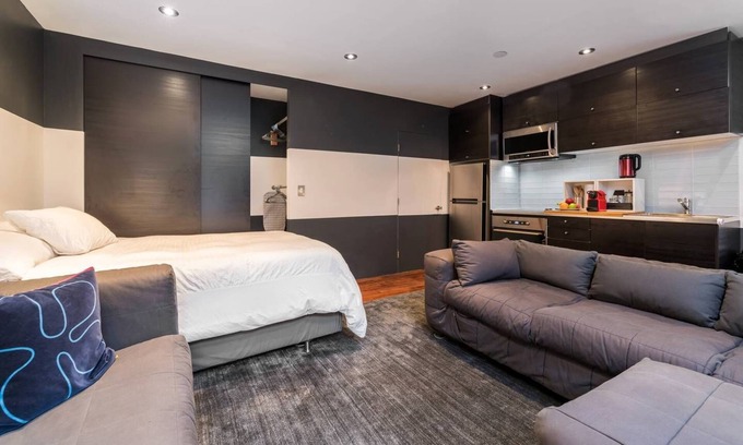 Community Center House | Palo Alto Cottage Near Stanford & Tech Companies