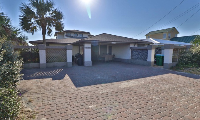 Lullwater Beach On Gulf Of Mexico House | Panama City Sea Ease Beach House 2026 Prices Are 10 % Off Pets & Ages 18-25