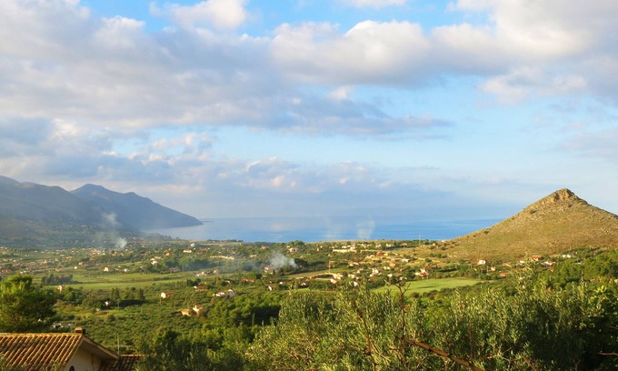 Castellammare del Golfo Villa | Panoramic VILLA 5 km from the sea, inside an estate of olive groves
