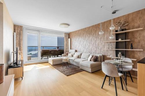 Old Town Apartment | Panorama Castle and Danube View Apartment