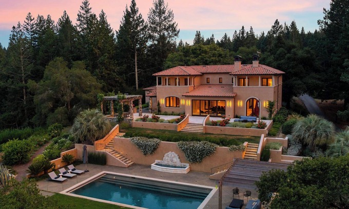 Healdsburg House | Panorama Estate - Classic Wine Country Villa in Healdsburg
