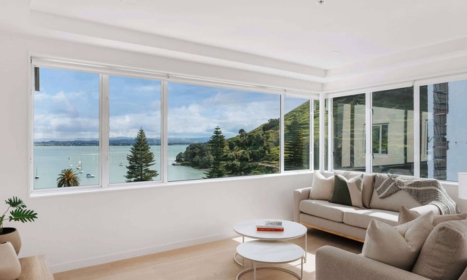Mount Maunganui Apartment | Panorama Penthouse Luxe Ocean Views & Pool