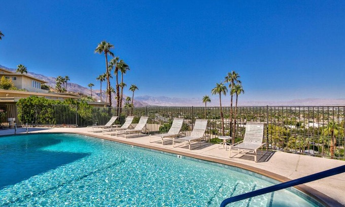 Araby Apartment | Panoramic Southridge Views Condo