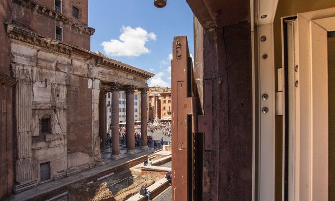 Rome City Centre Apartment | Pantheon view in the heart of Rome