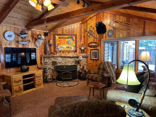 Red River House | Papa Bears Cabin On The Red River In Red River, Nm