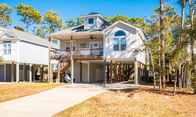 Tranquil Harbour House | Parade Rest by Oak Island Accommodations
