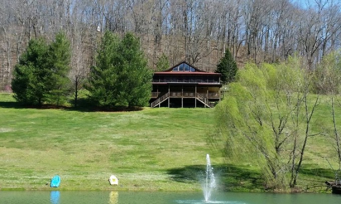 Pulaski House | Paradise -125 Acre getawaynExclusive use and privacy for you and your family.