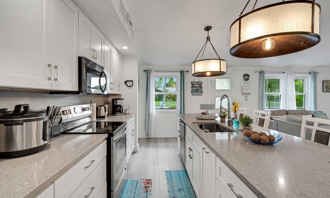 West Bradenton House | Paradise Beach House 3 Bedroom Home by Redawning