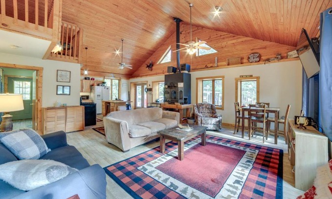 Paradise House | Paradise Cottage Trail Access Nearby