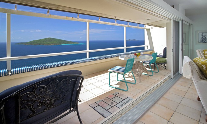 Rosendal Apartment | Paradise Palms w/Pool and Panoramic Ocean Views and generator!