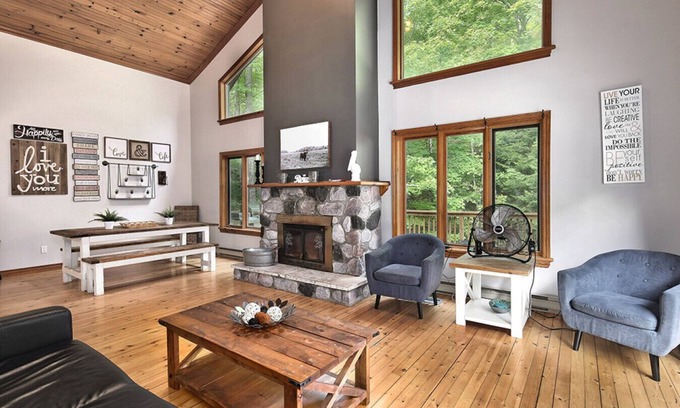 Minden Hills Ski Chalet | Paradise Retreat * Wilderness * Sauna * Hot Tub *