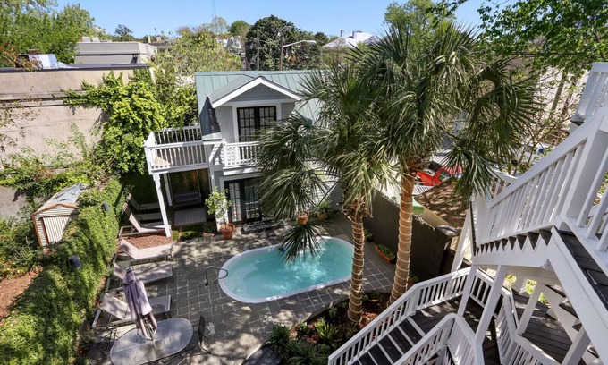 Historic Downtown Savannah House | Paradise Restored: 6 Suites + Private Swimming Pool!