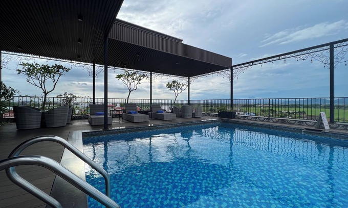 Soc Son Hotel | Paragon Noi Bai Hotel and Pool