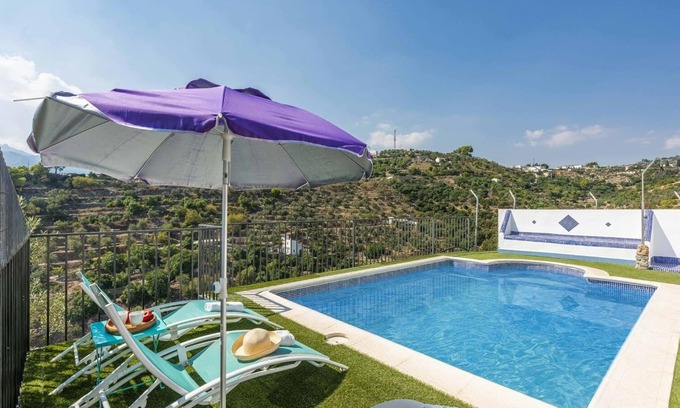 Yunquera Villa | Paraje La Revuelta Yunquera by Ruralidays