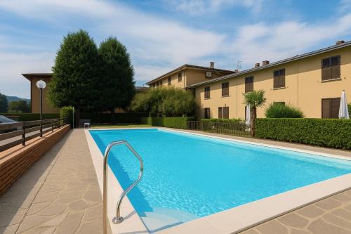 Paratico Apartment | PARATICO - Lakefront apartment with private pool and free parking