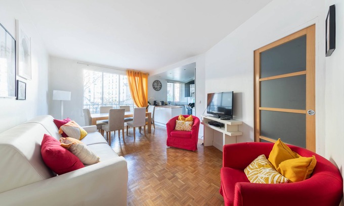 Quartier Sainte-Marguerite Apartment | Paris City -Nation, Bastille- 3 room flat for 4-6 persons, perfect for families!