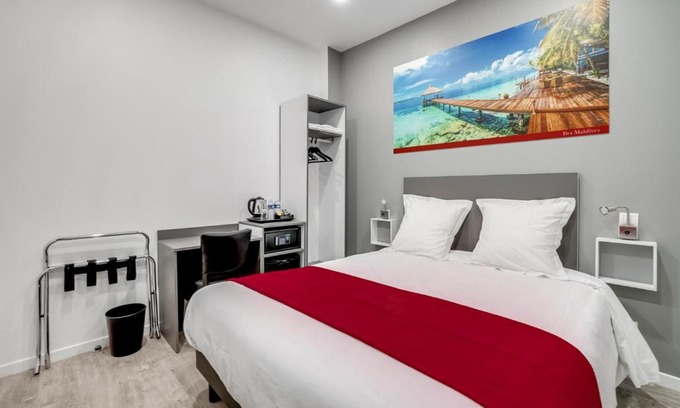 Clichy Hotel | Paris Hotel