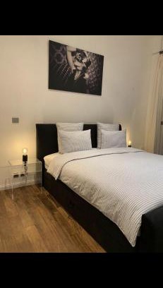 Porte-Dauphine Apartment | Paris Incredible Olympic Nest