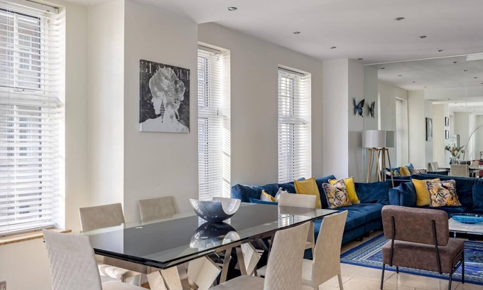 City of Westminster Apartment | Park lane 4-bedrooms spacious Mayfair family house