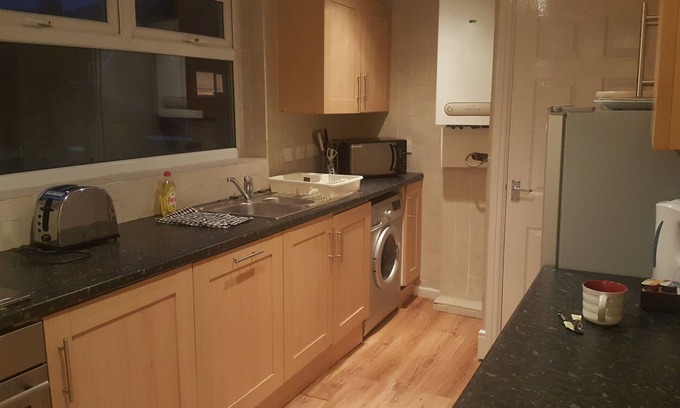 Blyth Apartment | Park Road Apartment, 5-min walk to the beach