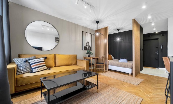 Zoliborz Apartment | Park Sady Żoliborskie Modern Apartment