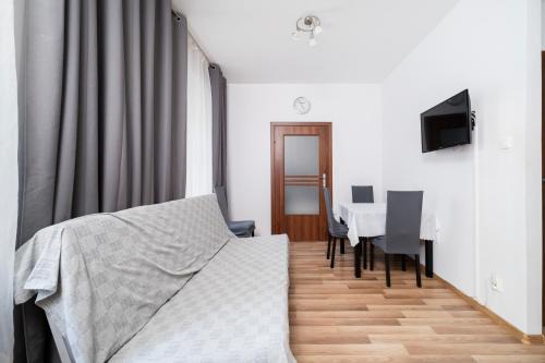 Baluty Apartment | Park Staromiejski Standard Apartment by BookingHost
