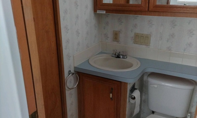 Perry House | Park unit #4 for rent by Silver Lake NY