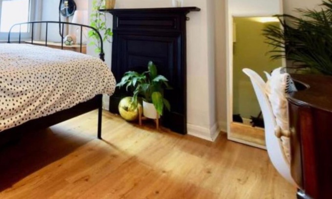 Ashtead Apartment | Parking, 1 min to pubs , restaurant, supermarkets