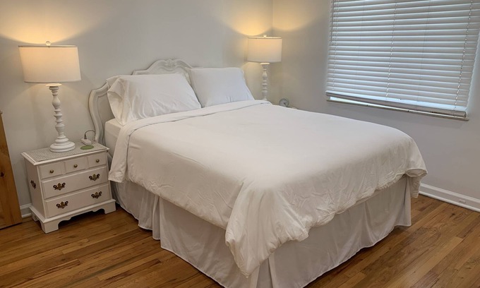 Cheyenne Apartment | Parkside Flat - Near Cheyenne Frontier Days
