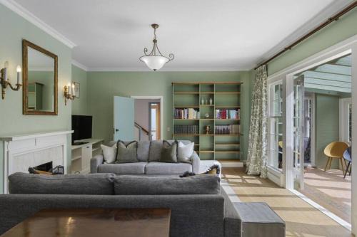 Merivale House | Parkside Oasis - Merivale