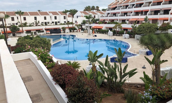 El Madronal Apartment | Parque Santiago 1, Modern 2 Bedroom Air-conditioned Apartment