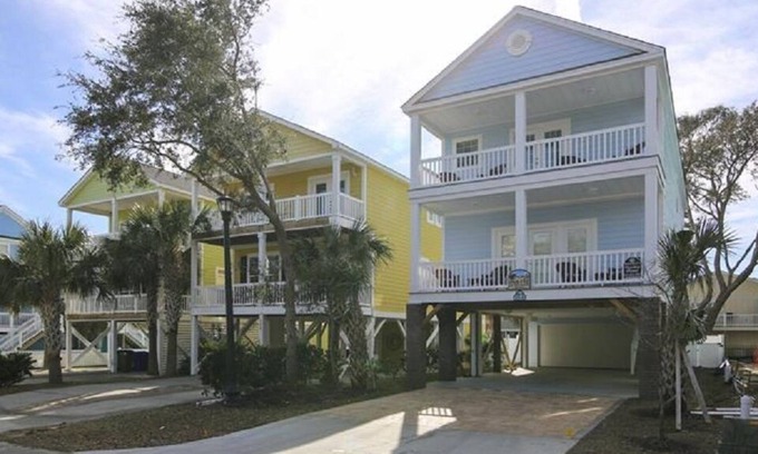 Surfside Beach House | Partee At The Beach Cozy Beach House right next near the Beach!!!
