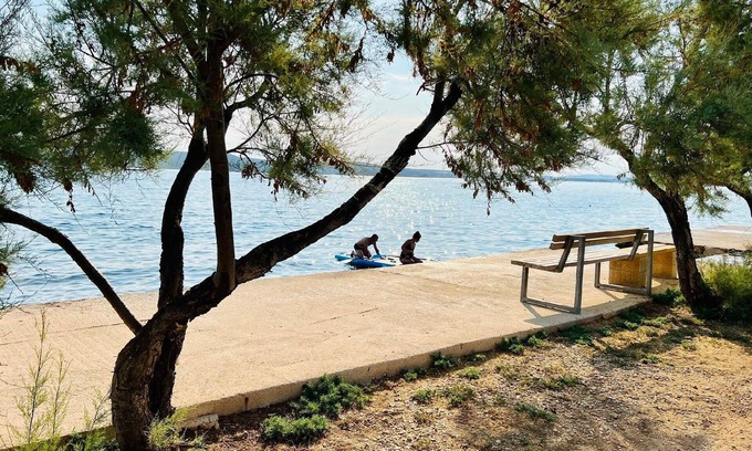 Nevidane House | Pasman' flat with water view