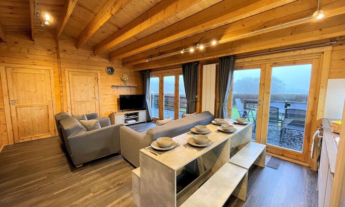 Bankend House | Pass the Keys | Beautiful Countryside Lodge with Outstanding Views