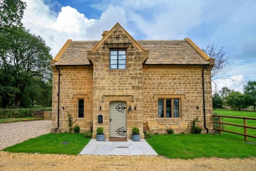 Lower Lemington House | Pass the Keys Fourshires Lodge Wonderful panoramic views