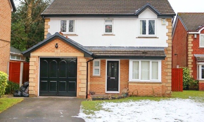 Salford House | Pass the Keys | Loved Family Home With Garden & Parking