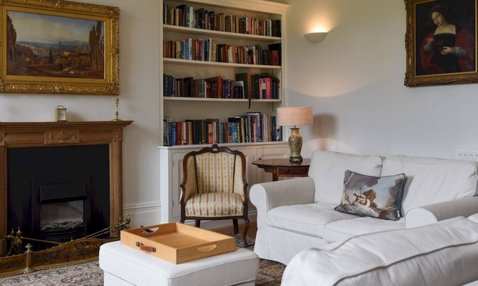 Gosport Apartment | Pass the Keys | Naval Officers Quarters 2 Bed Apt Gosport Marina