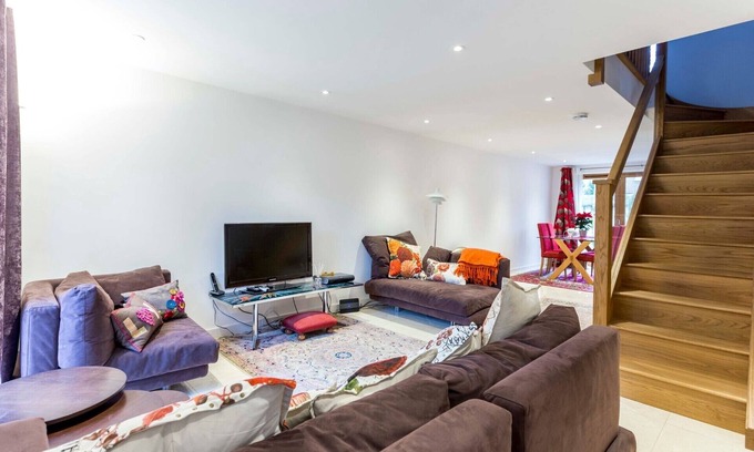 Cambridge House | Pass the Keys | Newly built 3BR home minutes from Addenbrooke's