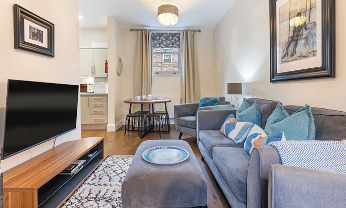 York House | Pass the Keys | No. 4 - Oak Tree Cottage