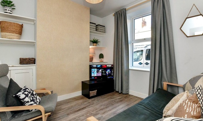 Splott House | Pass the Keys | Stylish and Cosy 2 bedroom home close to City Centre