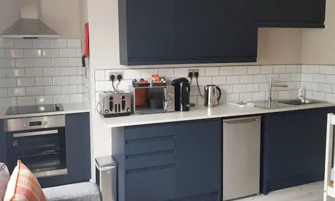 Grimsby Apartment | Pass the Keys | Superb 1st Floor Town Centre Apartment Refurbished