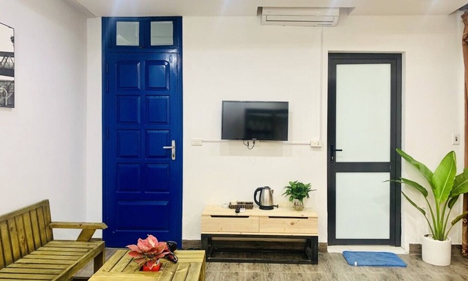 Ba Dinh House | Patio/central Hanoi house/3mins walking to Hoan Kiem Lake-Sunny homestay