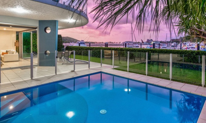 Hamilton Island Apartment | Pavillions 11 Hamilton Island - waterfront with private pool, golf buggy and transfers
