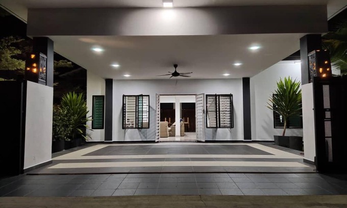 Batu Dua House | PD ERA SWIMMING SEMI-D