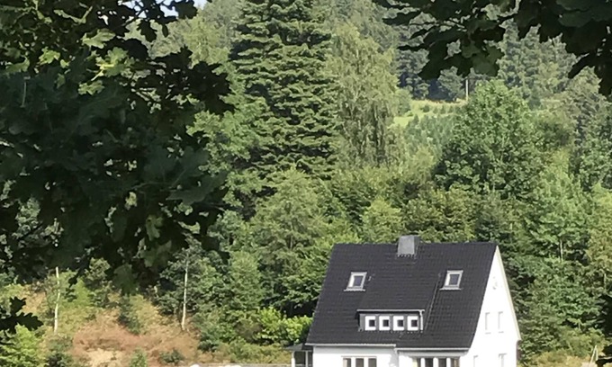 Kuckelheim Apartment | Peace and nature. Panoramic view, comfortable, spacious. With carport and terraces.