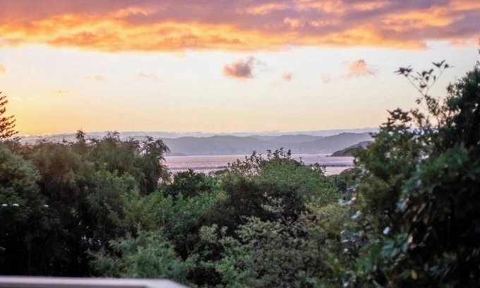 Lowry Bay House | Peace and privacy in Lowry Bay