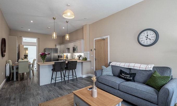 Rhyd-y-clafdy Apartment | Peace Retreats Apartment - Pwllheli