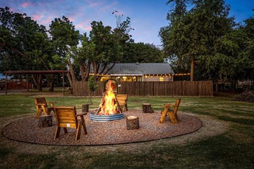 Azle House | Peace, Space and Starry Nights Ranch Home in Azle