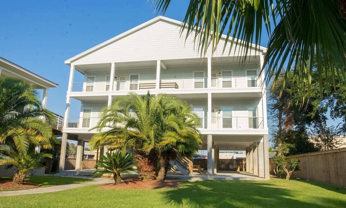 Kreole Apartment | Peaceful 3BR 2BA Home/4 TVs/Full Kitchen/W&D