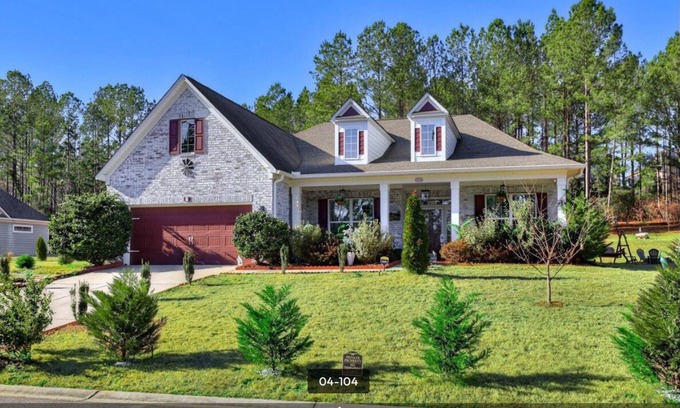 Aiken House | Peaceful 4-bedroom house in Trolley Run